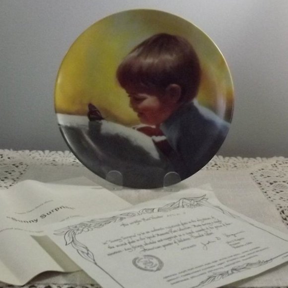 Sunny Surprise Collector Plate by Zolan 1989 - Picture 4 of 8